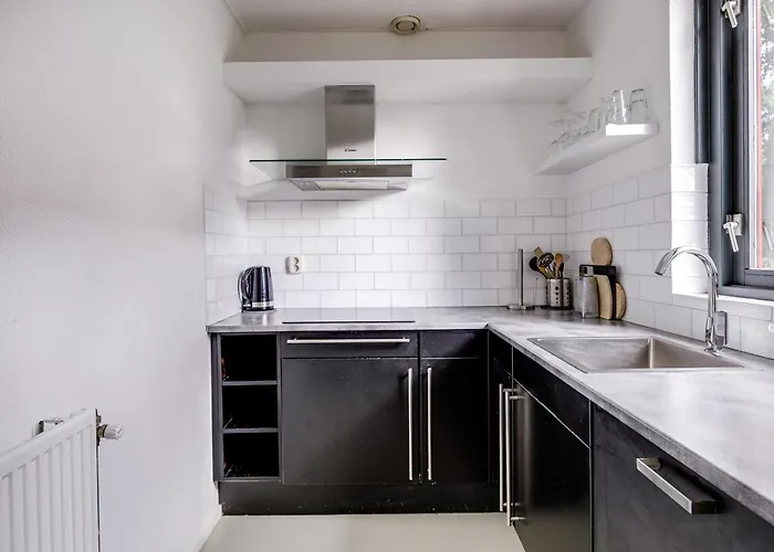 6 - Persoons Lakeside 61 *