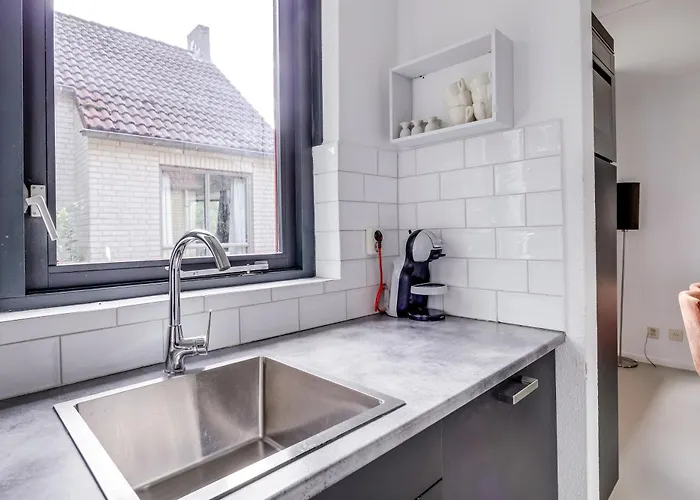 6 - Persoons Lakeside 61 بيت للعطل *