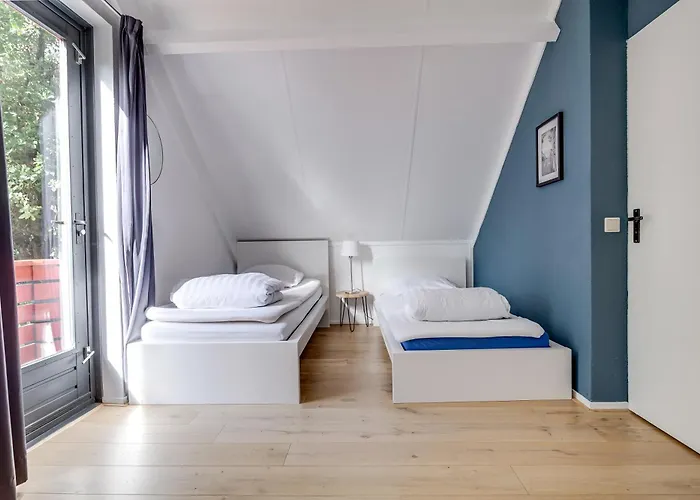 6 - Persoons Lakeside 61 *