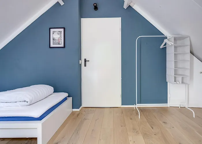 6 - Persoons Lakeside 61 *