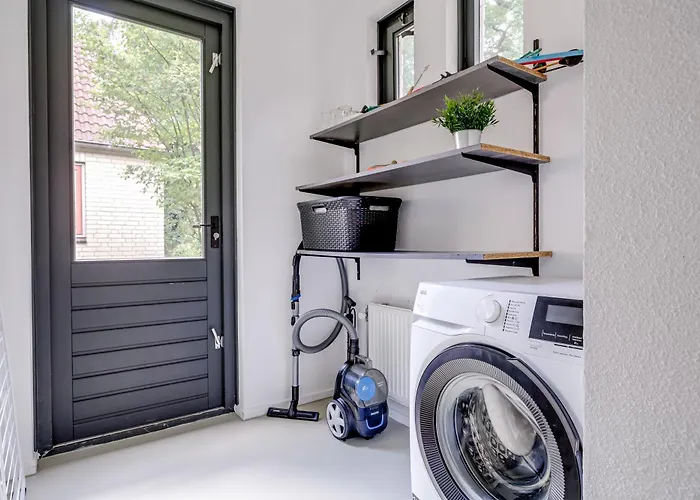 6 - Persoons Lakeside 61 *