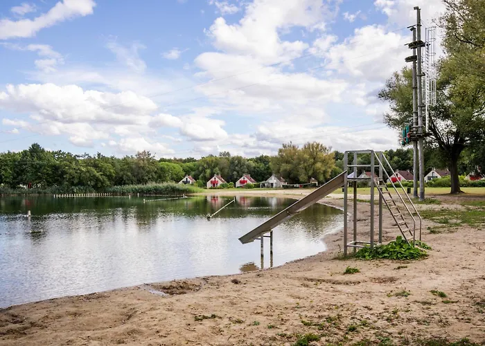 6 - Persoons Lakeside 61 *